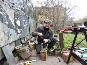 Fixing anti-squirrel plates to nestboxes